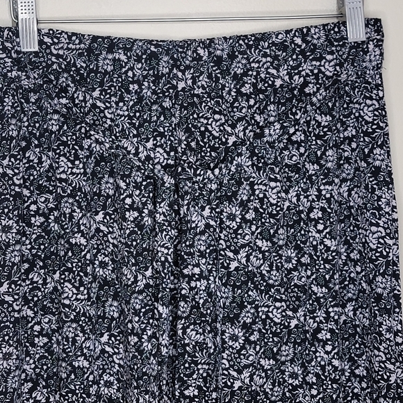 NWT Apricot | Black & Cream Ditsy Floral Palazzo Trousers Size Medium - Picture 2 of 7